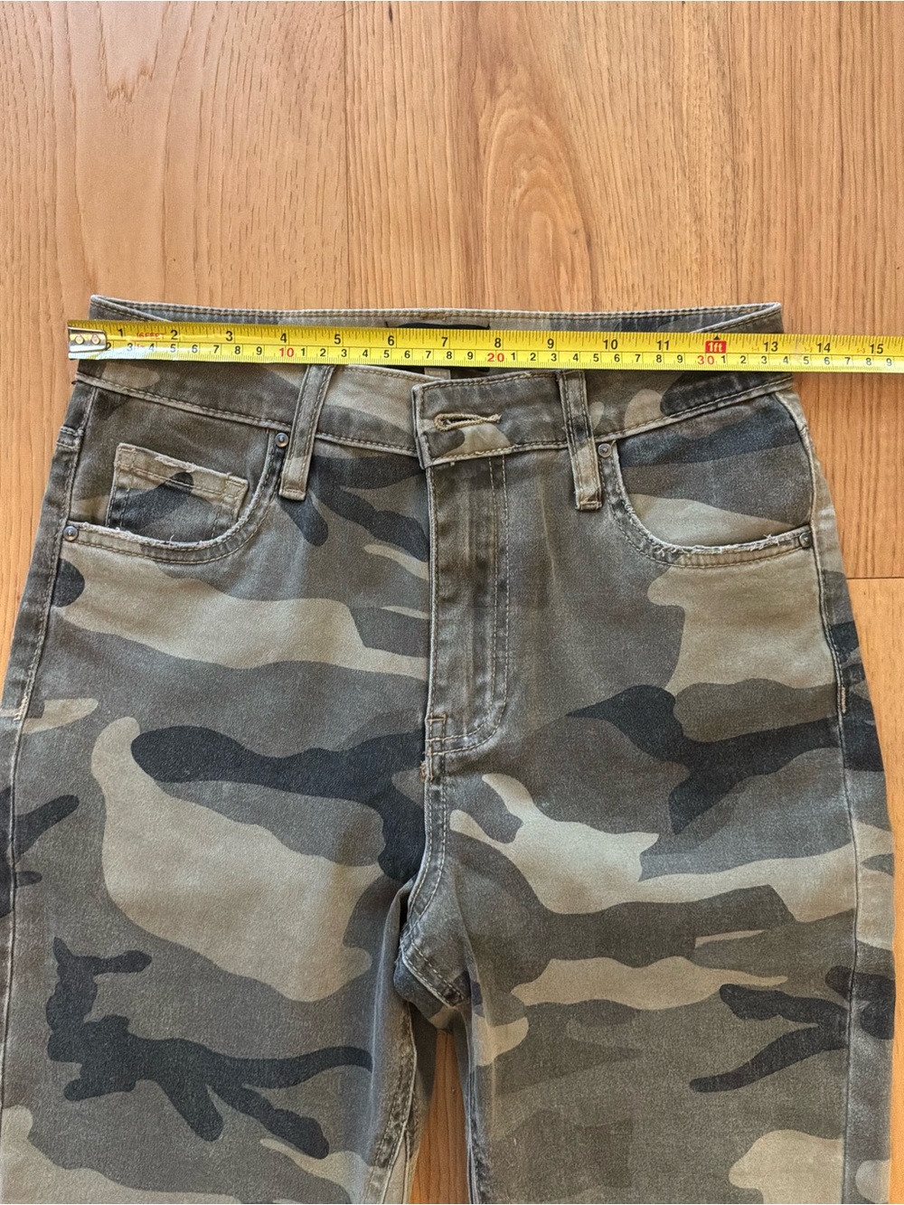 NWOT, Kut from Kluth “Kelsey” Camo Ankle Flare Jean, Size 00 - Picture 5 of 7